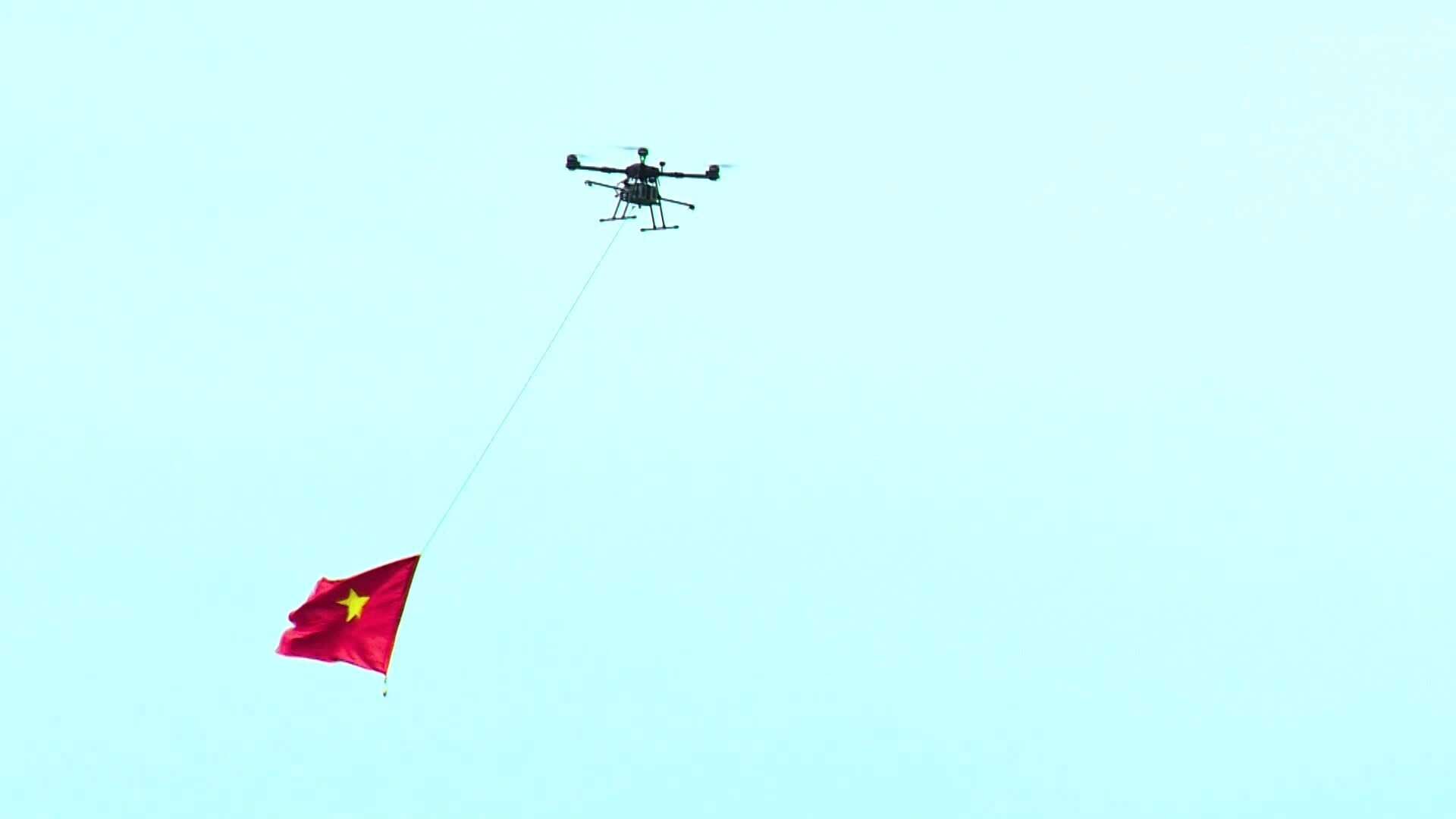 Hội Hàng không Vũ trụ Việt Nam thao diễn loạt UAV tự phát triển: Tốc độ tới 330 km/h, tích hợp AI tự động săn mục tiêu