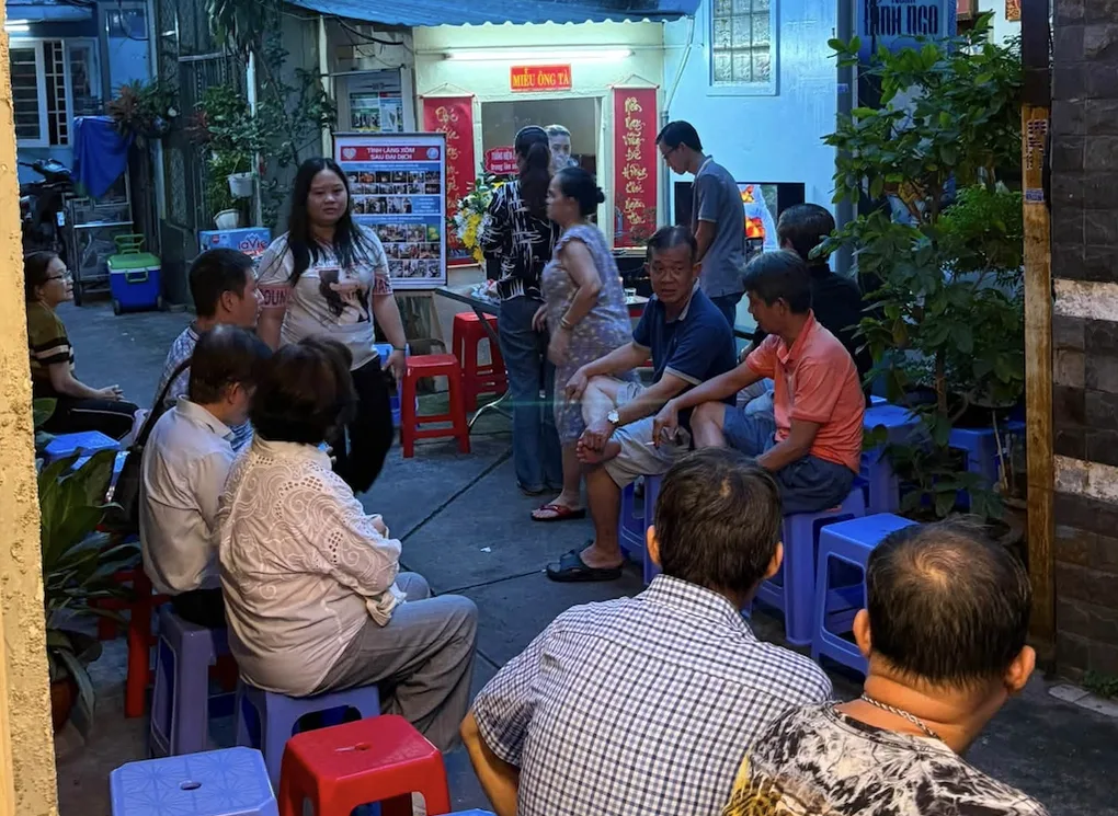Nét đẹp văn hóa tâm linh và mâm cúng giỗ chung ấm áp nghĩa tình tại con hẻm Sài Gòn