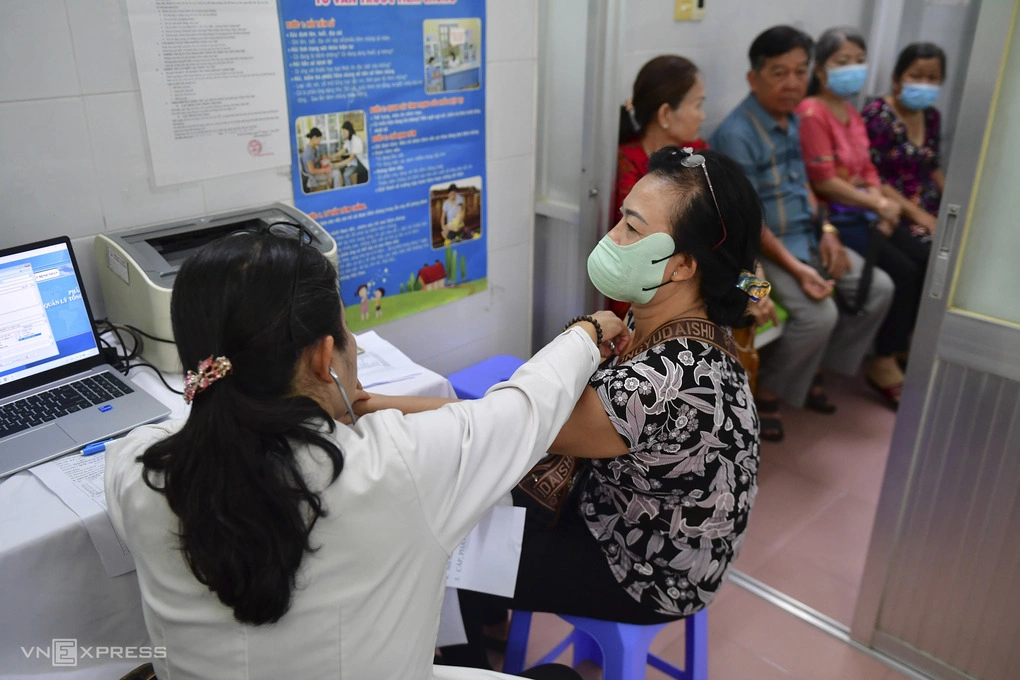 TP.HCM Biệt Phái Bác Sĩ Bệnh Viện Tuyến Trên Làm Giám Đốc Trạm Y Tế