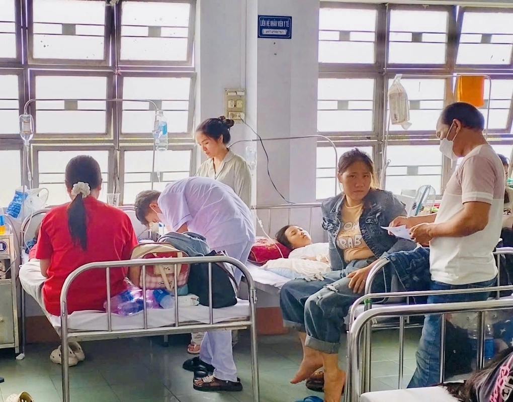 Gia Lai: Hơn 100 người nhập viện nghi ngộ độc thực phẩm sau khi ăn bánh mì