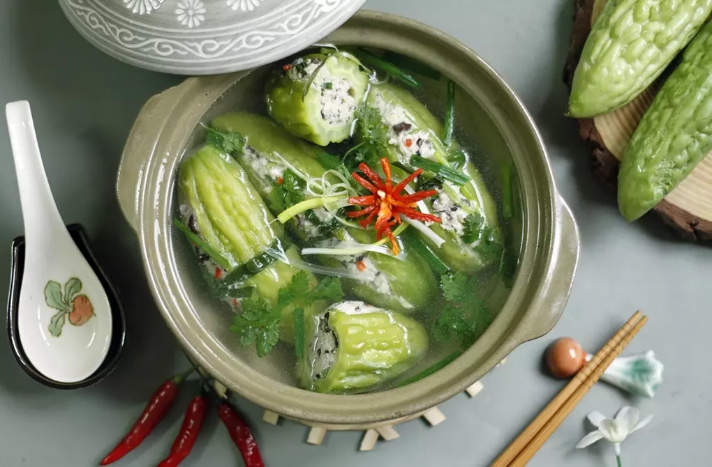 5 bí quyết khoa học giữ món khổ qua nhồi thịt hầm xanh mướt từ đầu bếp