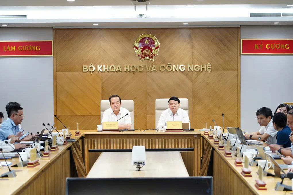 Sơn La dùng Internet vệ tinh xóa 'trắng sóng' tạm thời cho các thôn bản vùng cao
