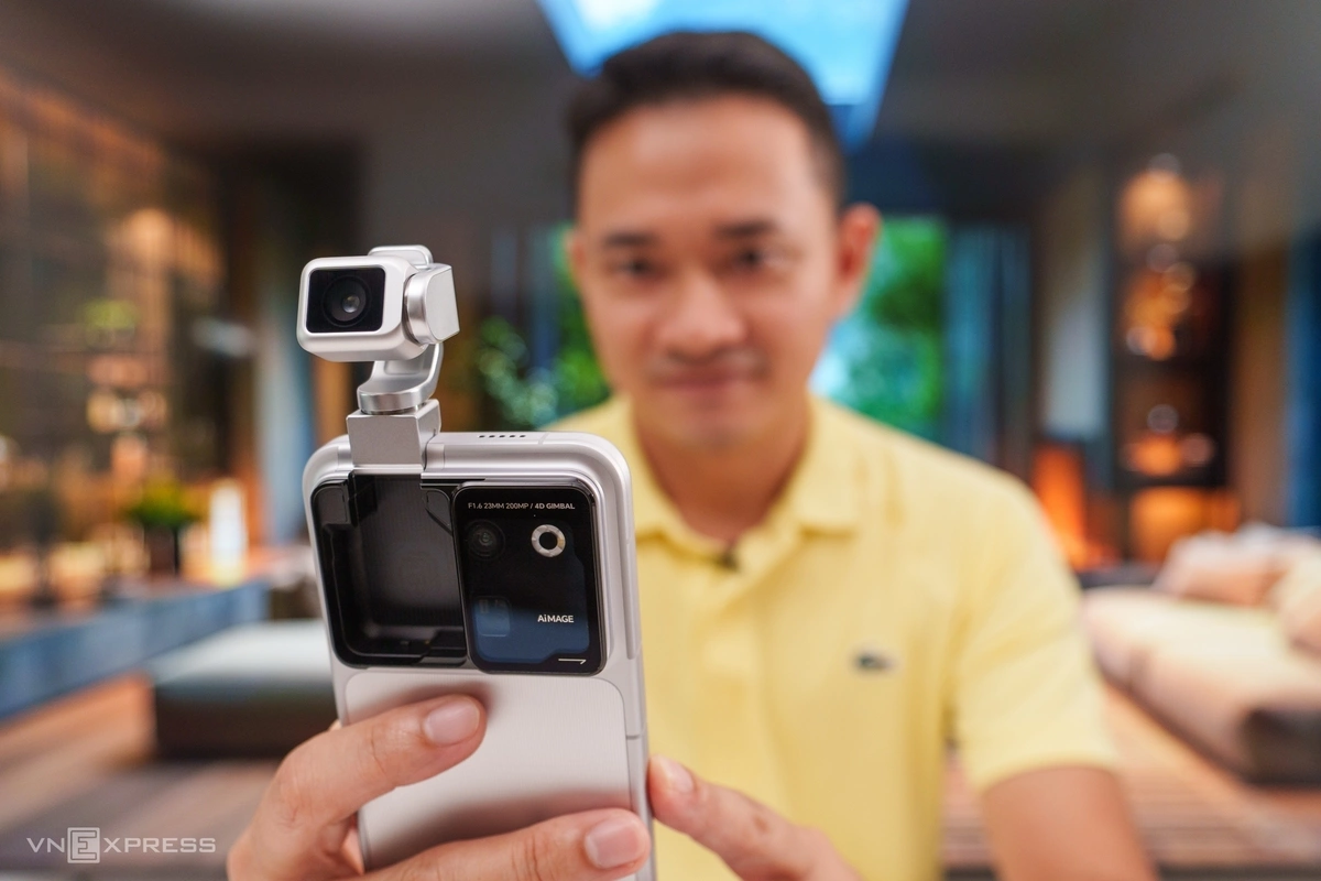 Cận cảnh Honor Robot Phone về Việt Nam: Chiếc điện thoại tích hợp camera gimbal cơ học và trợ lý Yoyo AI