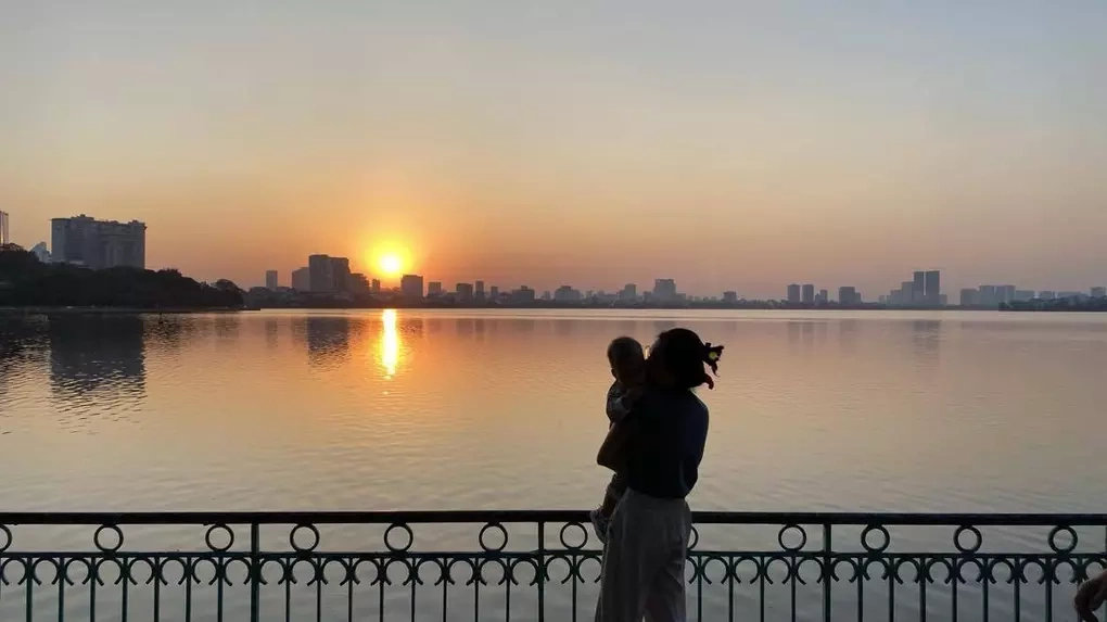 Nguy cơ kiệt sức và rối loạn tâm lý ở phụ nữ tuổi 40 gánh vác 'hai ca làm việc'