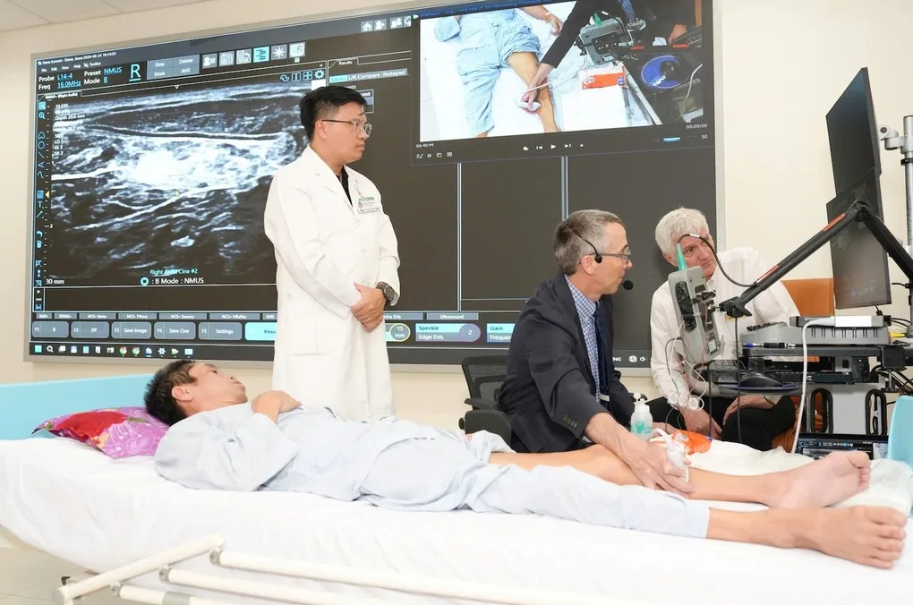 Cảnh báo nguy cơ mắc hội chứng ống cổ tay từ thói quen chạy xe máy và gõ bàn phím liên tục