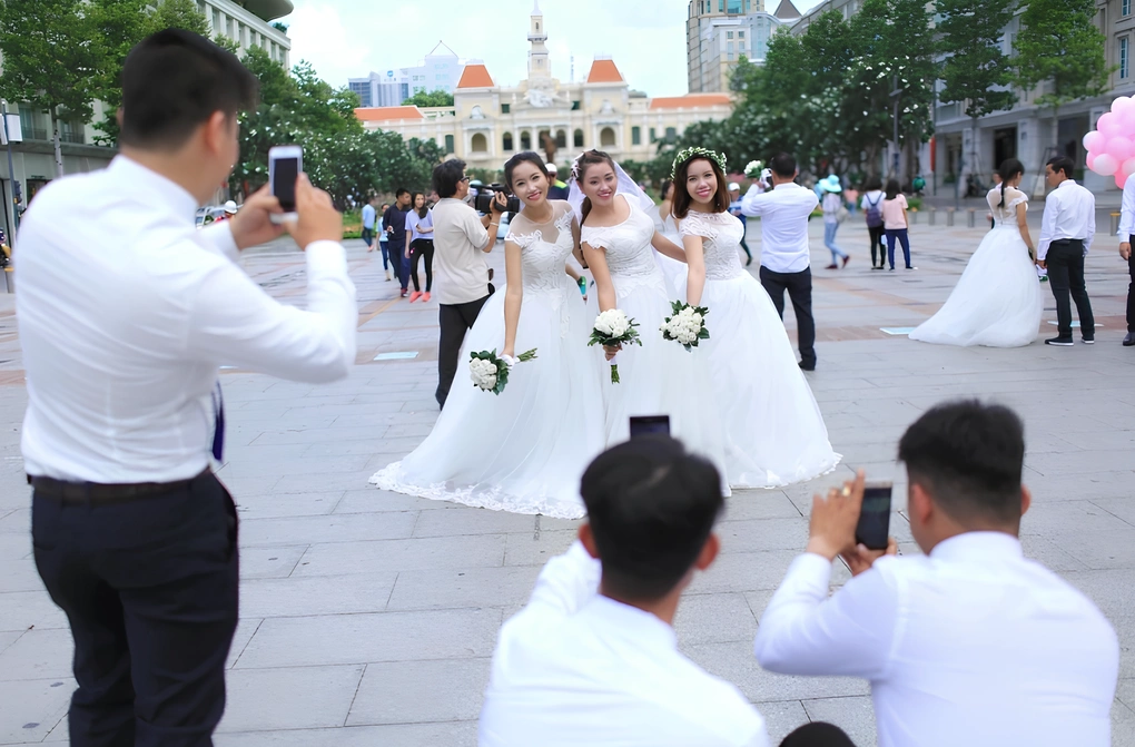 Nhiều cặp vợ chồng Việt chọn ký hợp đồng tiền hôn nhân để bảo đảm bình đẳng tài sản