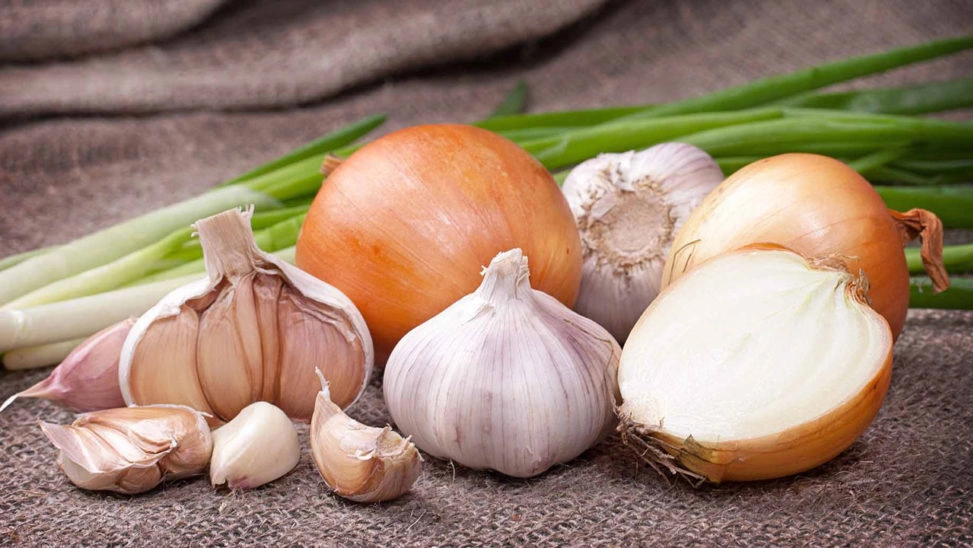 Chế biến tỏi, hành tây và các gia vị quen thuộc sai cách: Sai lầm làm mất sạch hoạt chất chống oxy hóa quý giá