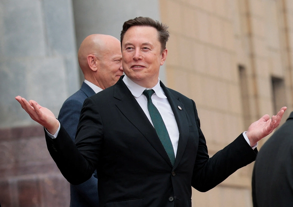 Elon Musk dự báo kỷ nguyên 1 tỷ robot hình người tự sản xuất trong thập kỷ tới