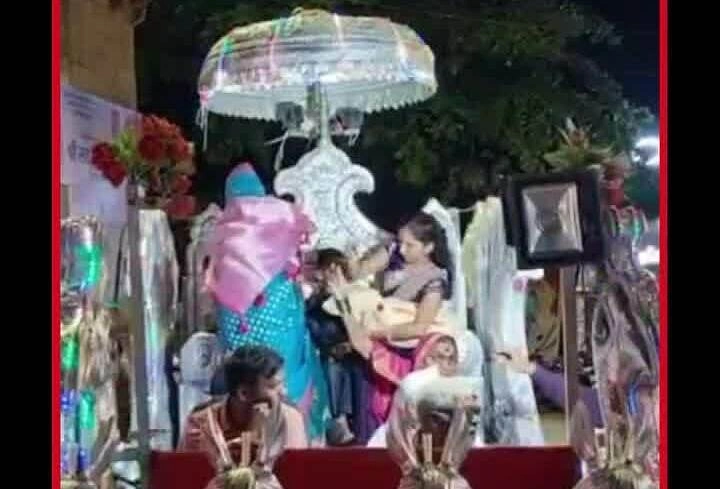 Chờ đợi suốt 2 thế kỷ: Gia đình Ấn Độ mở đại lễ rước bé gái đầu tiên và góc nhìn y tế công cộng