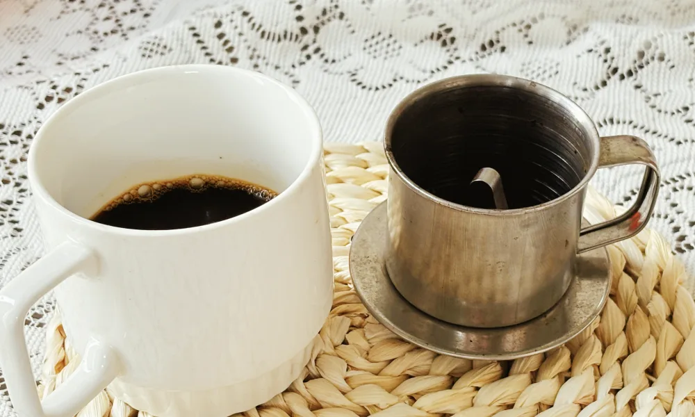 Bí quyết thưởng thức cà phê hạn chế tối đa nguy cơ răng ố vàng
