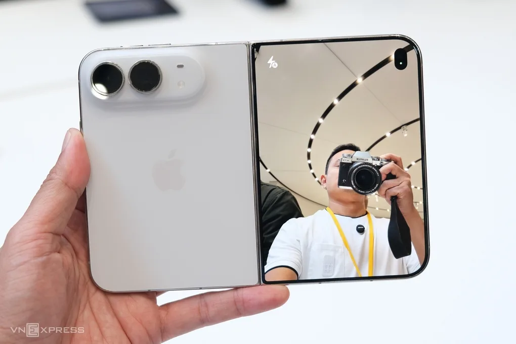 Vì sao iPhone Duo trang bị màn hình nano-texture chống lóa và tỷ lệ chuẩn giấy A4?