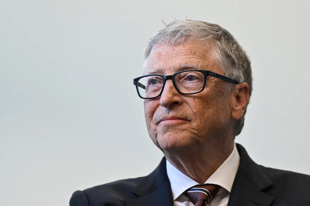 Bill Gates cảnh báo nguy cơ tử vong hàng loạt từ AI và kêu gọi chính phủ kiểm soát nghiêm ngặt