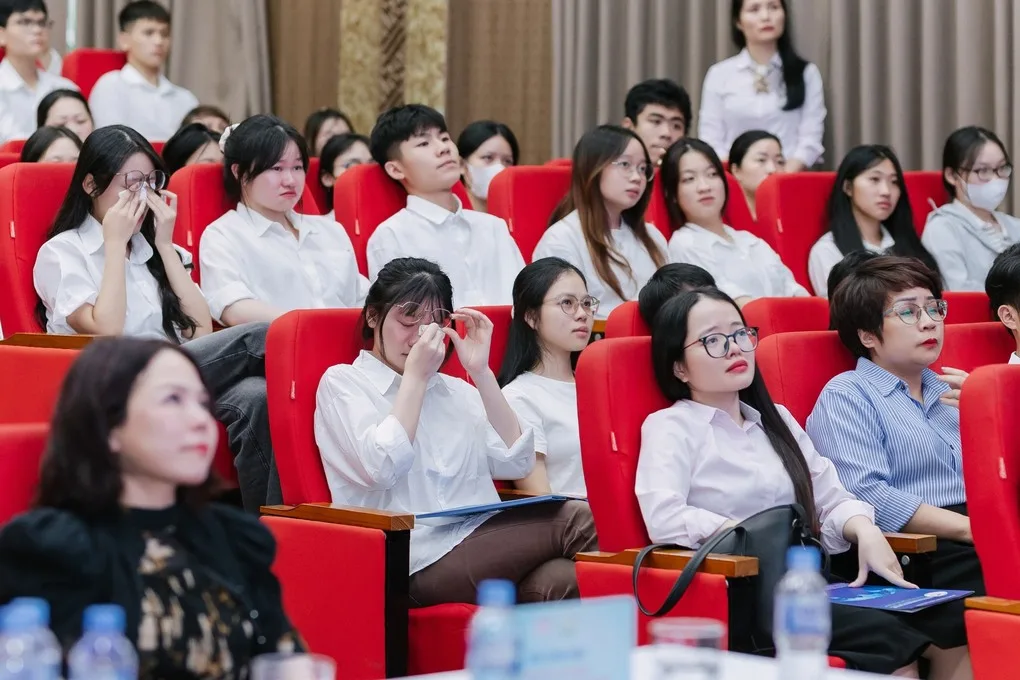 Nam sinh 19 tuổi chết não trao sự sống cho nhiều người