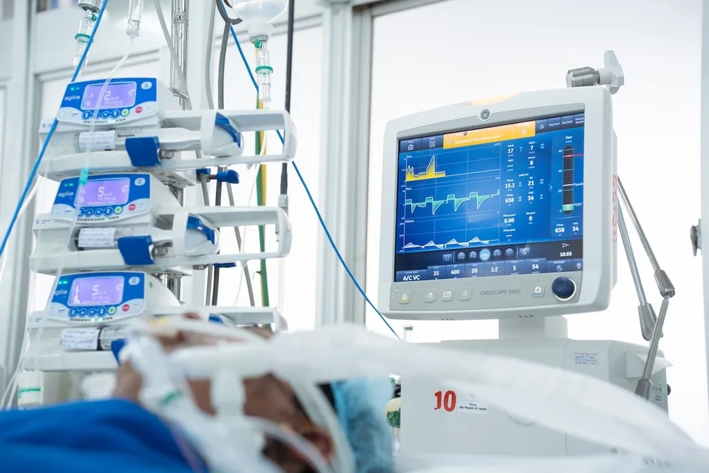 5 người bỏng hô hấp sau vụ cháy nhà 4 tầng ở TP HCM